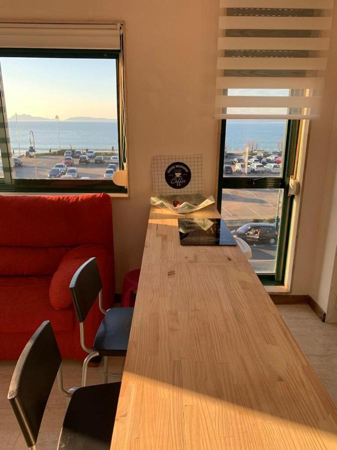 Apartamentos En Playa De Samil Primera Linea De Playa Pe Na Areia فيجو الغرفة الصورة